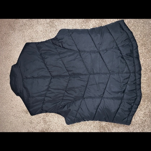 Aeropostale Black Vest - Picture 2 of 4